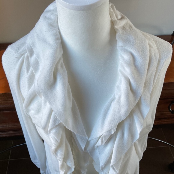 Cmm soft material, ruffled sweater. Ruched sleeves. Cream color. Size M - Picture 3 of 9